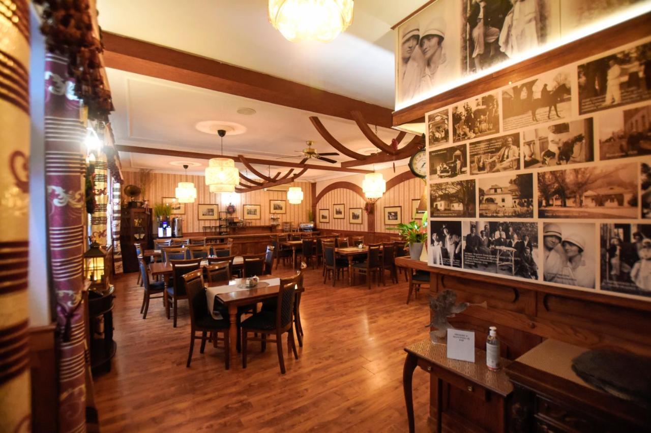 Dwór Ostoia Hotel 2*