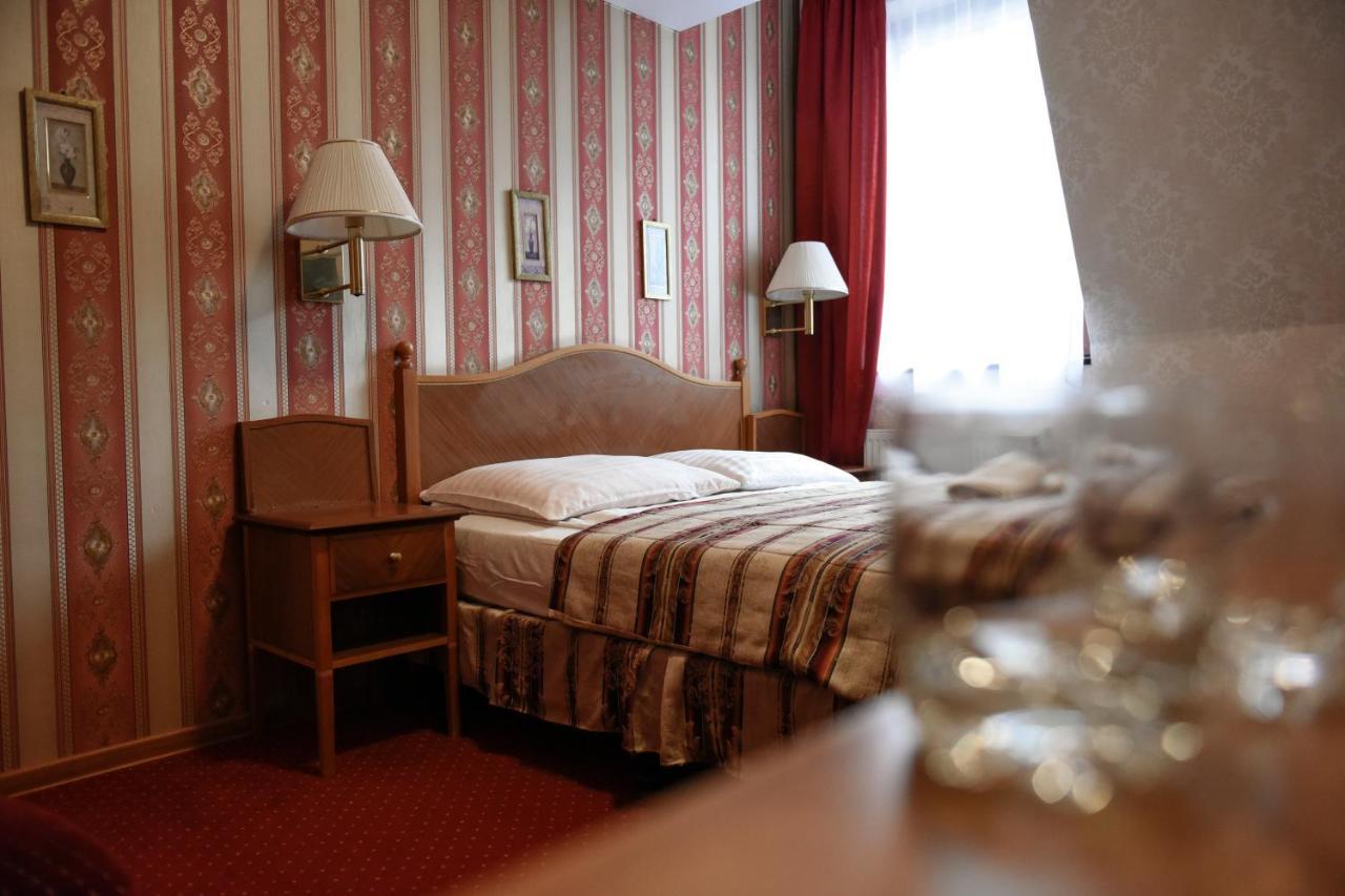 Hotel Dwór Ostoia